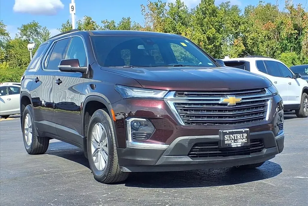 2022 Chevrolet Traverse Leather photo 1