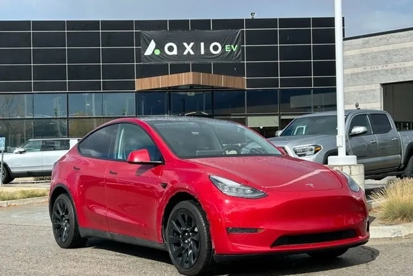 2021 Tesla Model Y Long Range photo 1