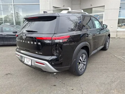 2025 Nissan Pathfinder SL photo 4