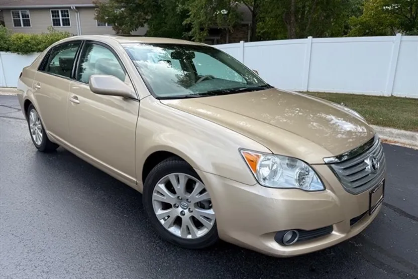 2009 Toyota Avalon XLS photo 1
