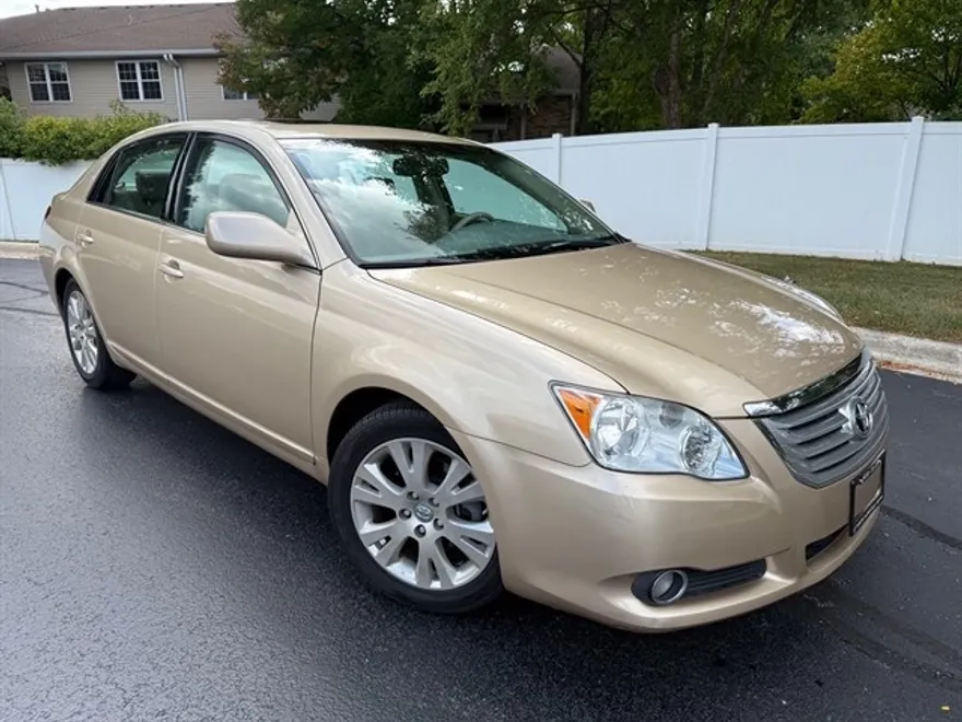 2009 Toyota Avalon XLS photo 1