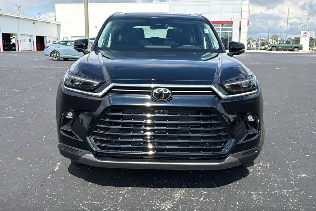 2026 Toyota Grand Highlander Limited photo 1