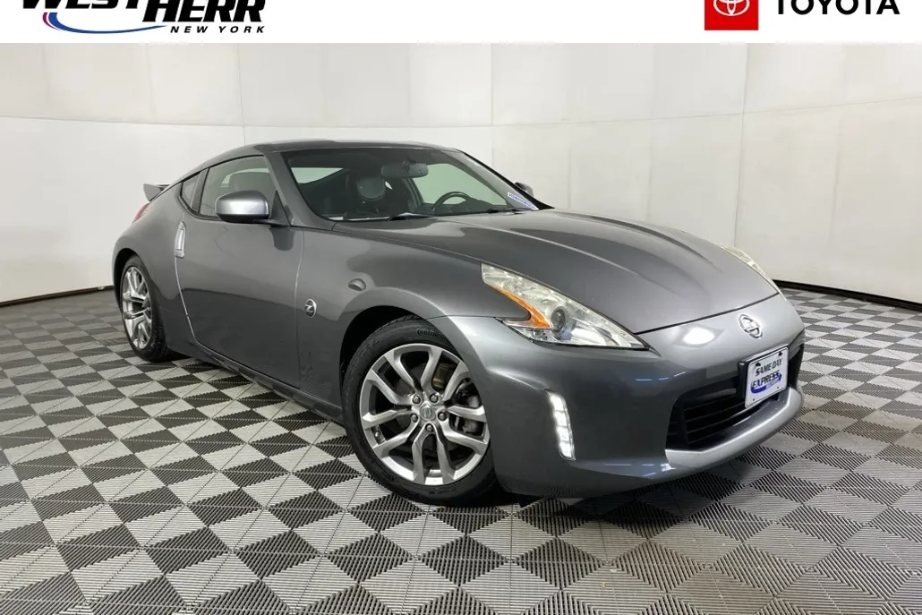 2013 Nissan 370Z Touring photo 1