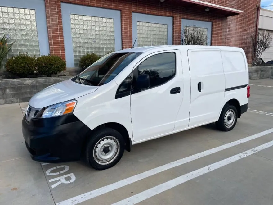 2017 Nissan NV200 S photo 1