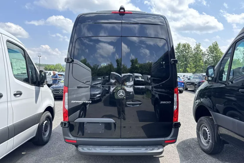 2025 Mercedes Benz Sprinter Passenger Van 2500 High Roof photo 1