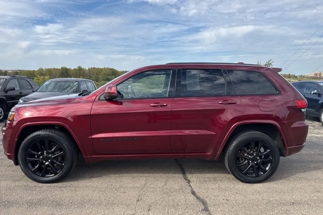 2018 Jeep Grand Cherokee Altitude photo 1