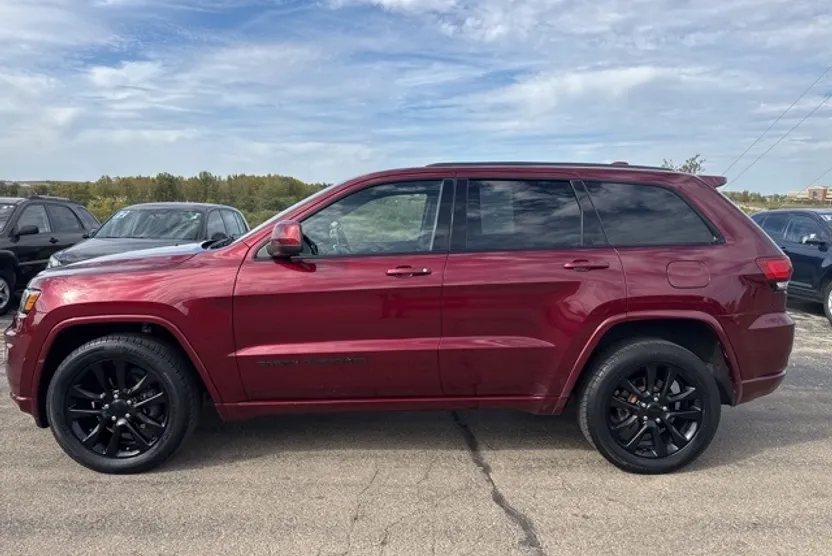 2018 Jeep Grand Cherokee Altitude photo 1