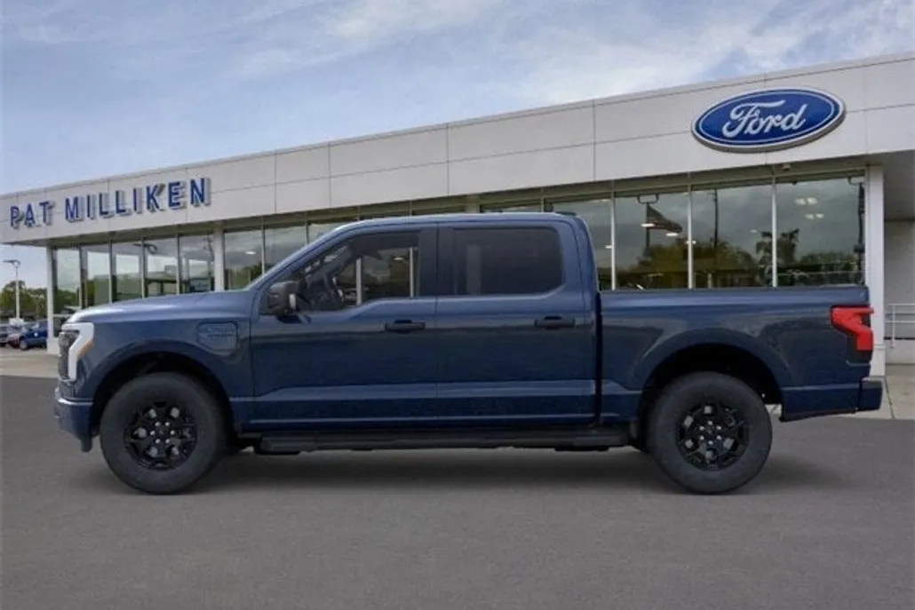 2025 Ford F-150 Lightning XLT photo 1