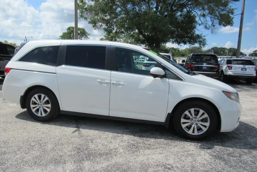 2015 Honda Odyssey EX-L photo 1
