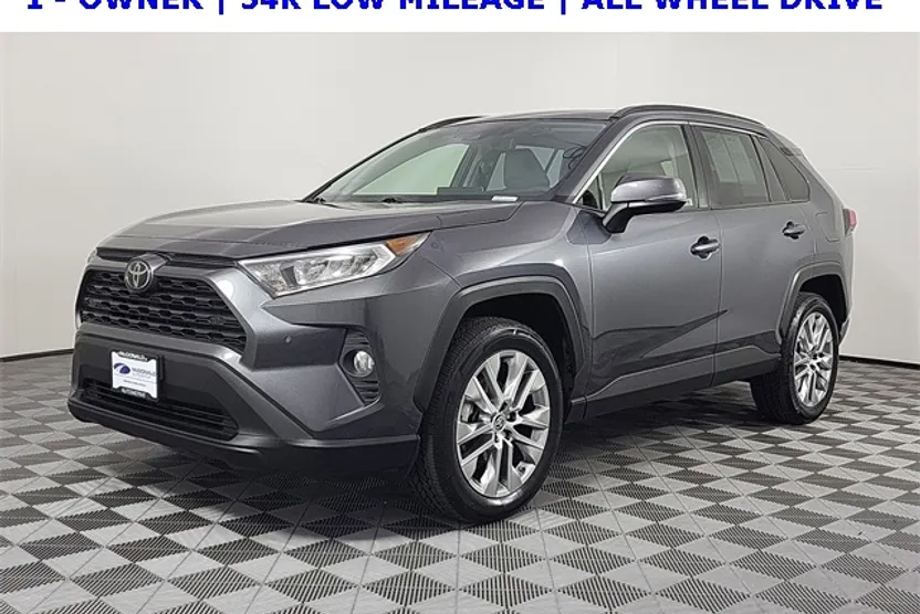 2019 Toyota RAV4 XLE Premium photo 1