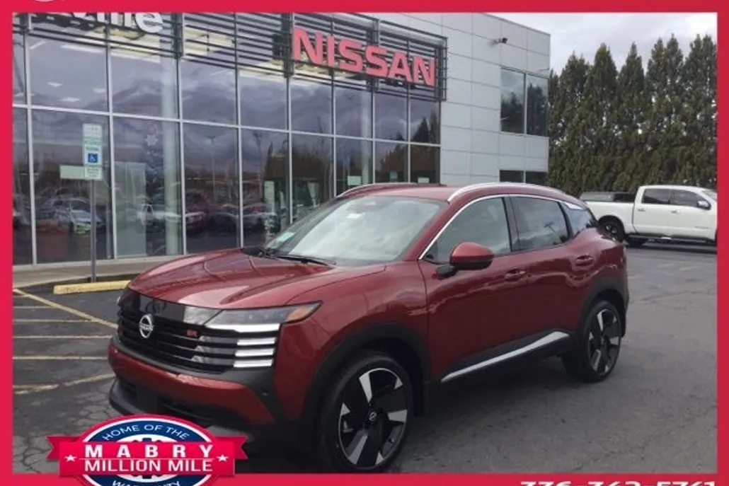 2025 Nissan Kicks SR photo 1