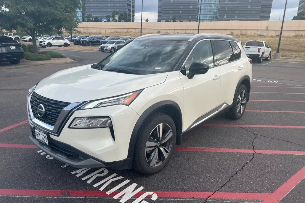2021 Nissan Rogue SL photo 1