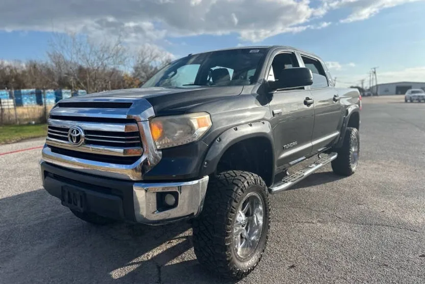 2016 Toyota Tundra SR5 photo 1