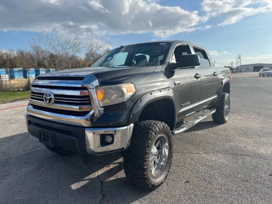2016 Toyota Tundra SR5 photo 1