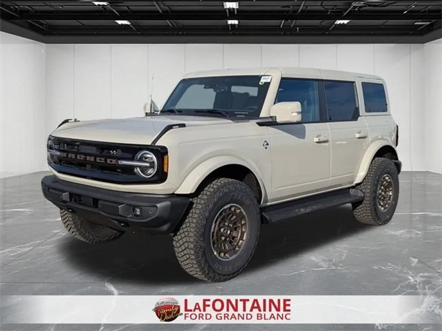 2025 Ford Bronco Outer Banks photo 1