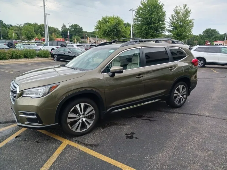 2022 Subaru Ascent Limited photo 1