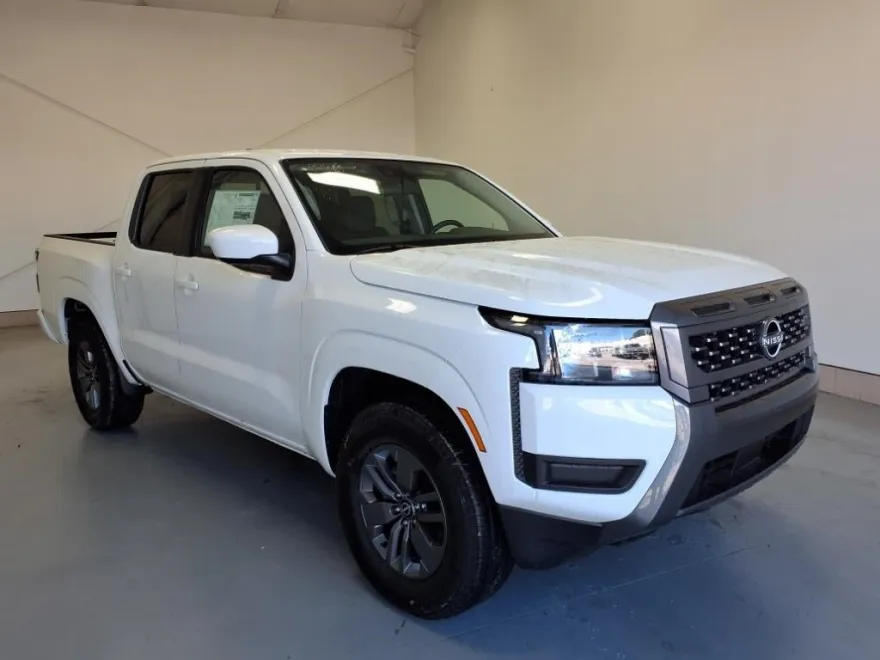 2025 Nissan Frontier SV photo 1