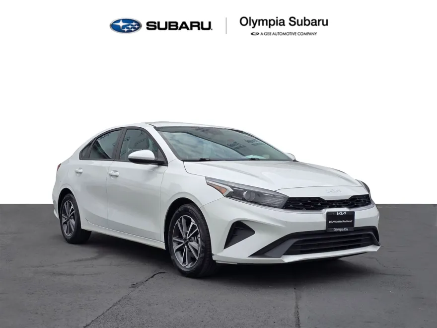 2023 Kia Forte LXS photo 1