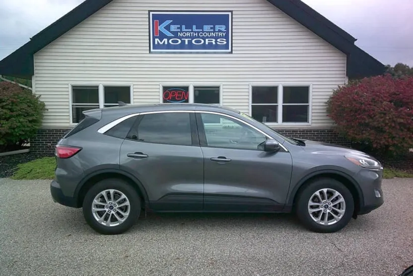 2021 Ford Escape SE photo 1