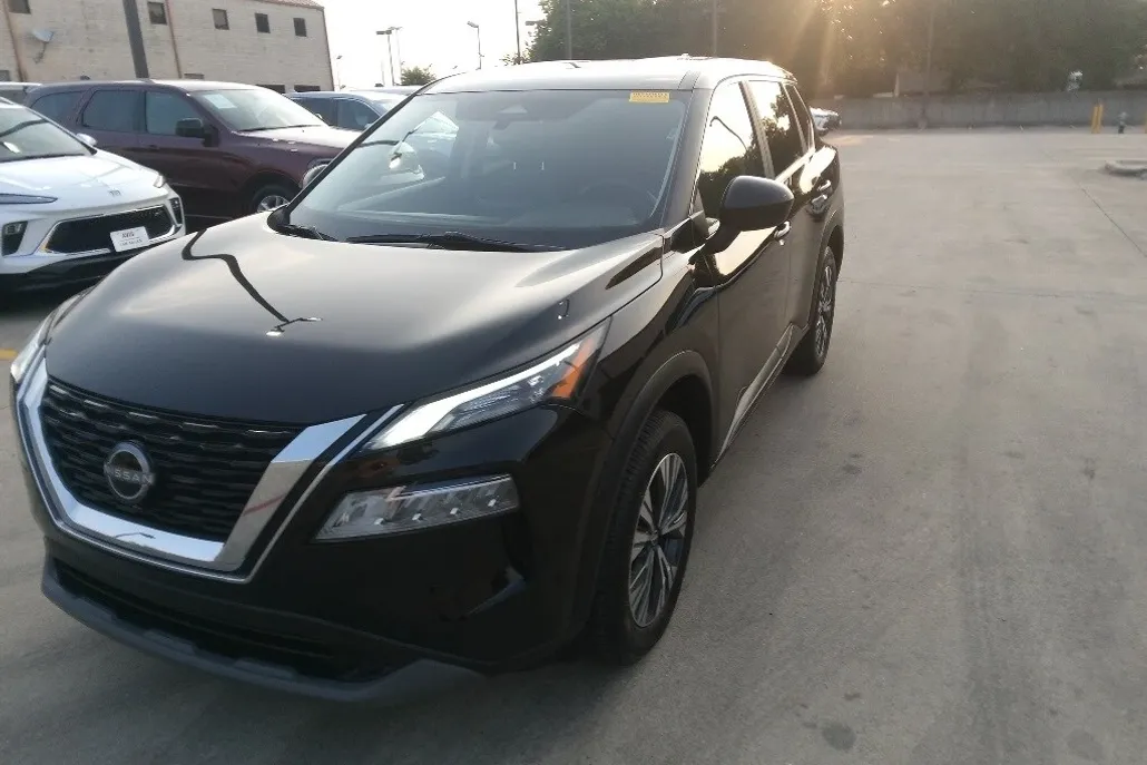 2023 Nissan Rogue SV photo 1