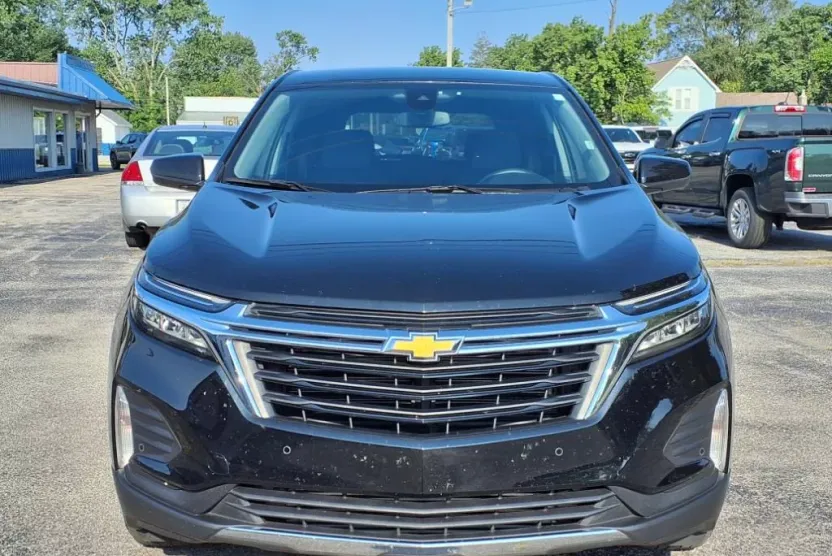 2024 Chevrolet Equinox LT photo 1