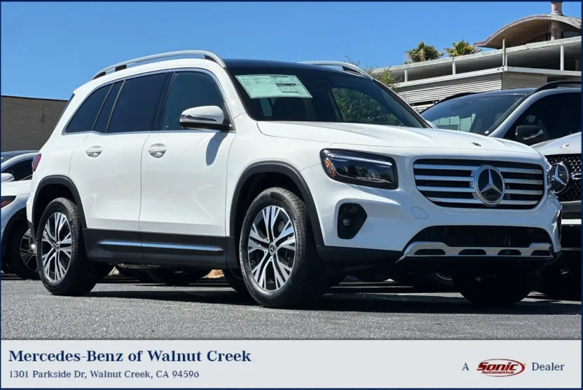 2026 Mercedes Benz GLB 250 photo 1