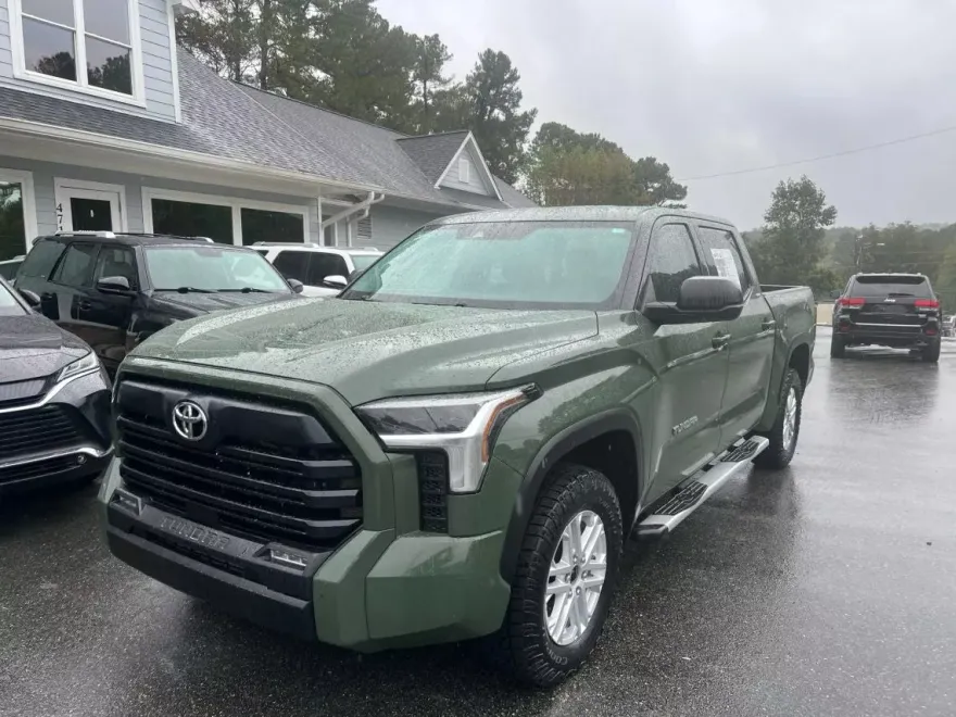 2022 Toyota Tundra CrewMax SR5 photo 1