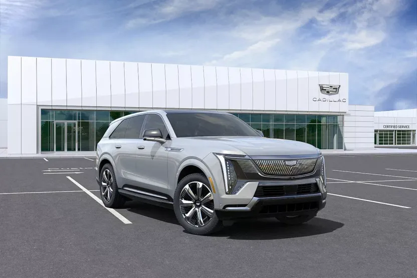 2025 Cadillac Escalade IQ Luxury photo 1