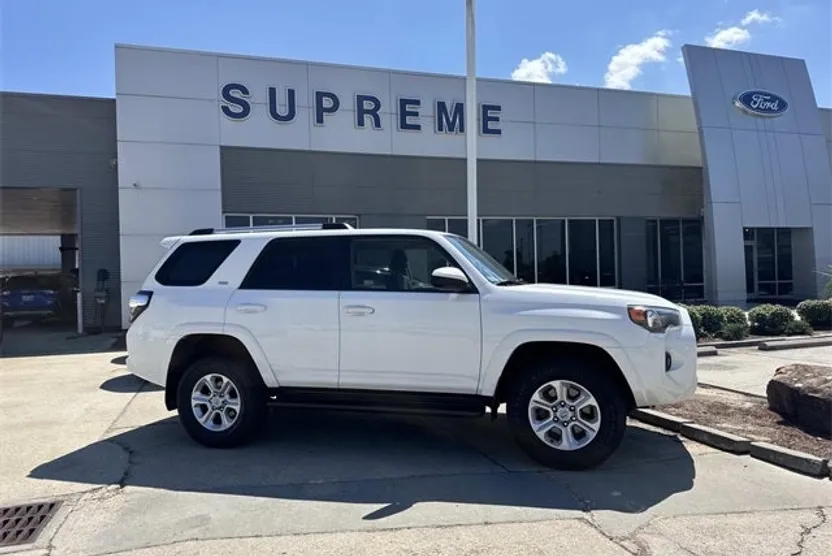 2024 Toyota 4Runner SR5 photo 1