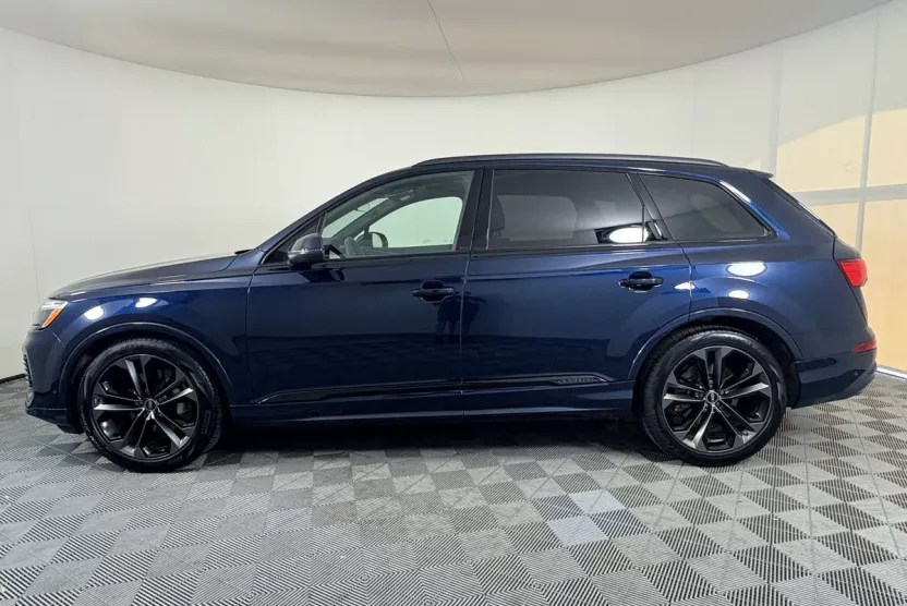 2025 Audi Q7 Prestige photo 1