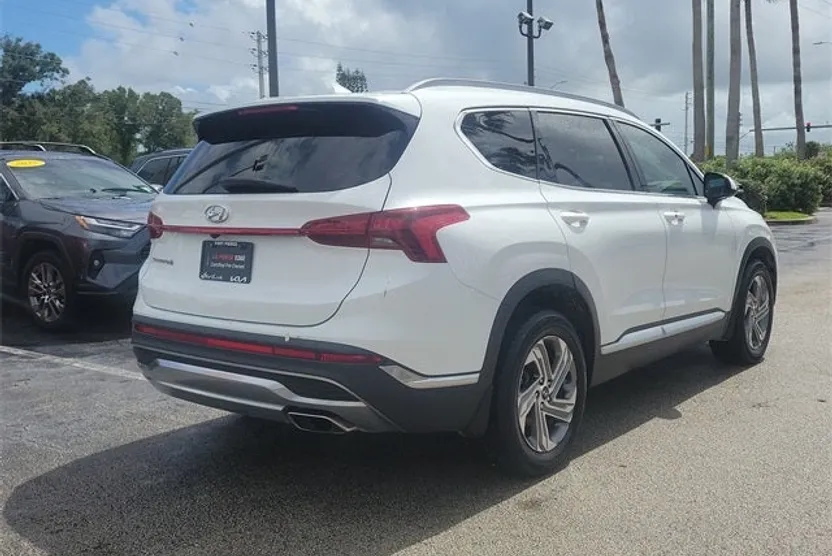 2022 Hyundai Santa Fe SEL photo 1