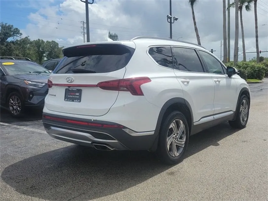 2022 Hyundai Santa Fe SEL photo 1