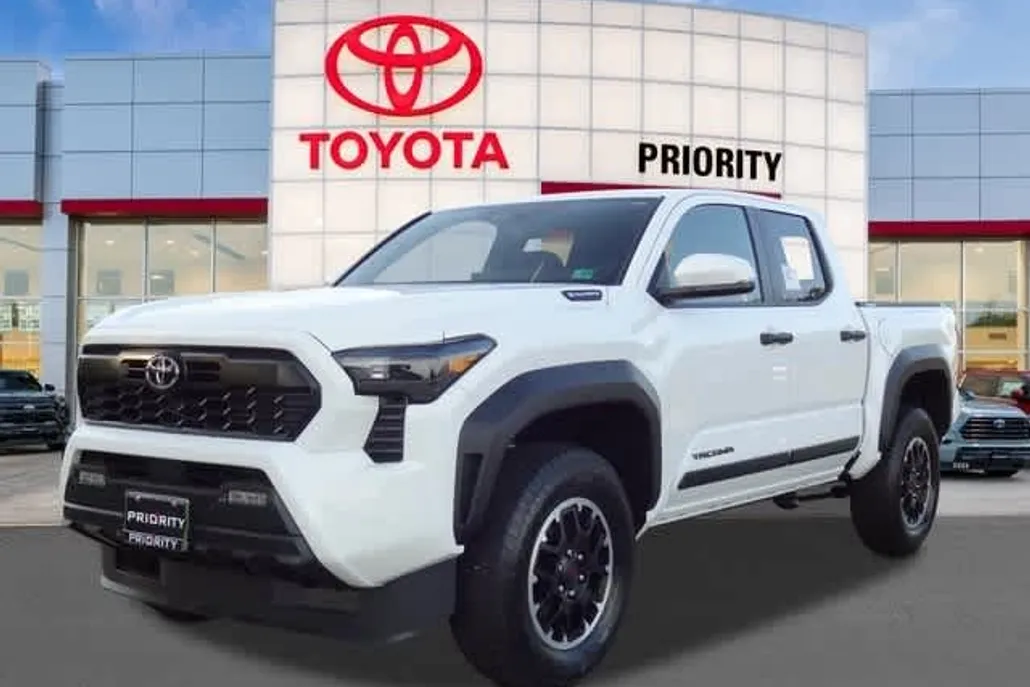 2025 Toyota Tacoma TRD Off-Road photo 1