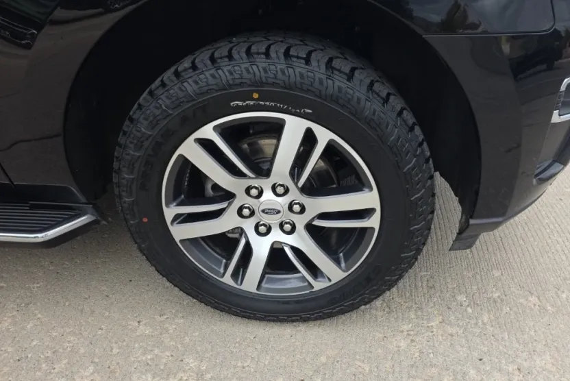 2023 Ford Expedition Limited photo 1