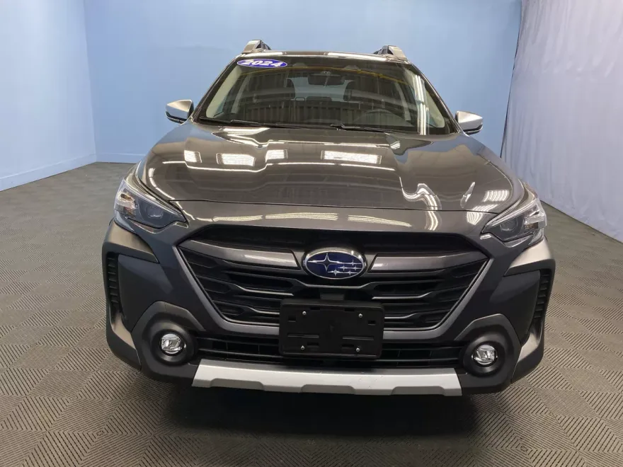 2024 Subaru Outback Touring photo 1