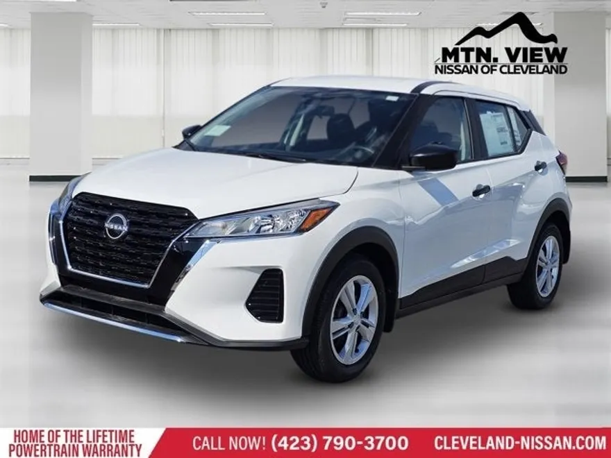 2025 Nissan Kicks Play S photo 1