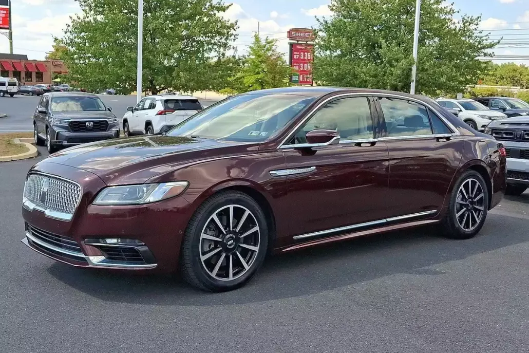 2017 Lincoln Continental Reserve photo 1