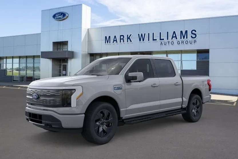 2024 Ford F-150 Lightning Lariat photo 1