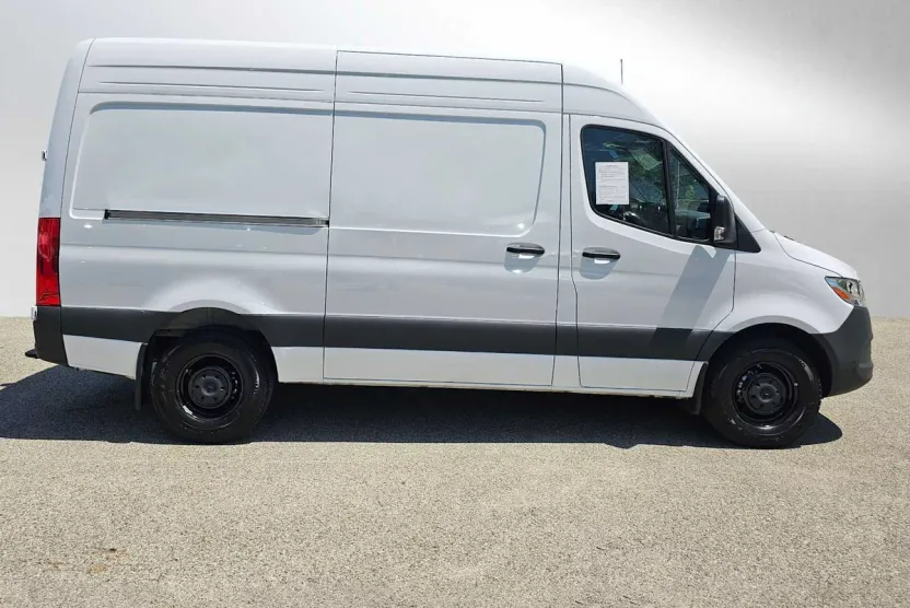 2025 Mercedes Benz Sprinter 2500 Standard Roof photo 1
