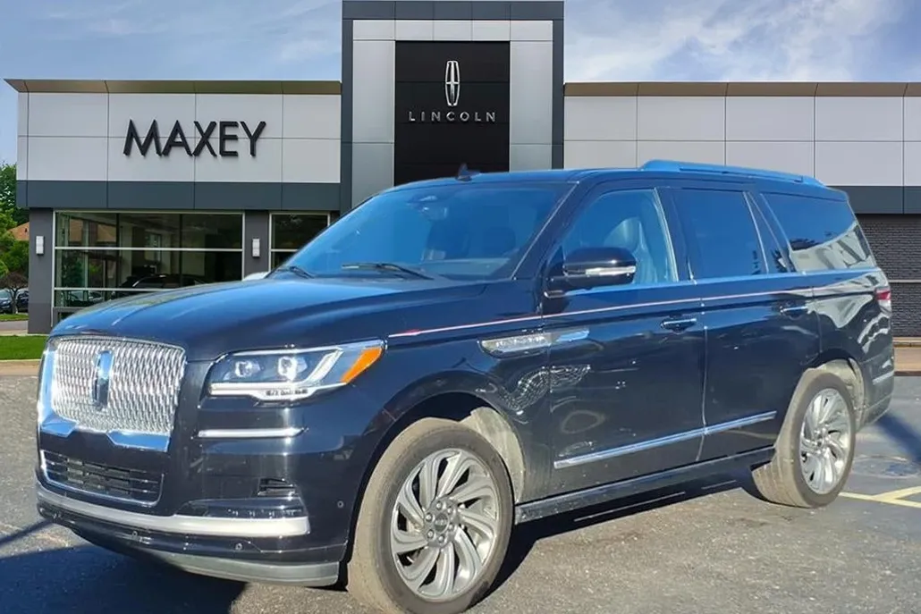 2023 Lincoln Navigator Reserve photo 1