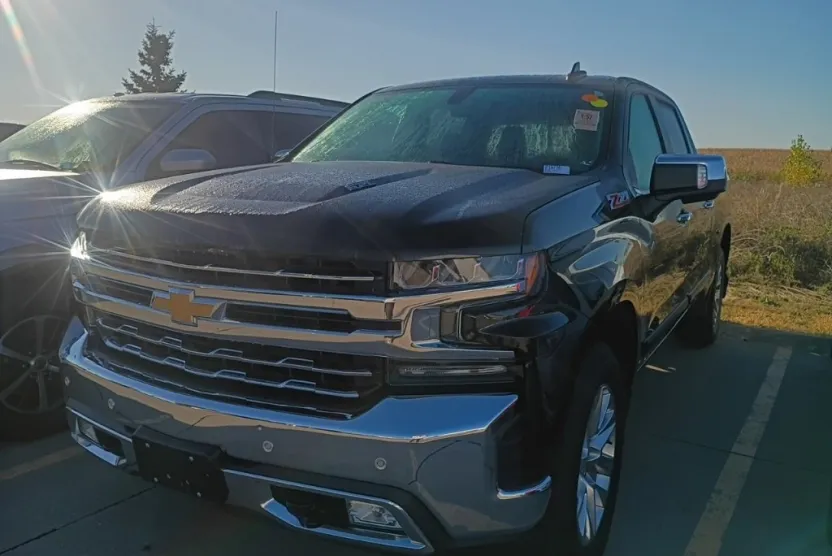 2022 Chevrolet Silverado 1500 LTZ photo 1