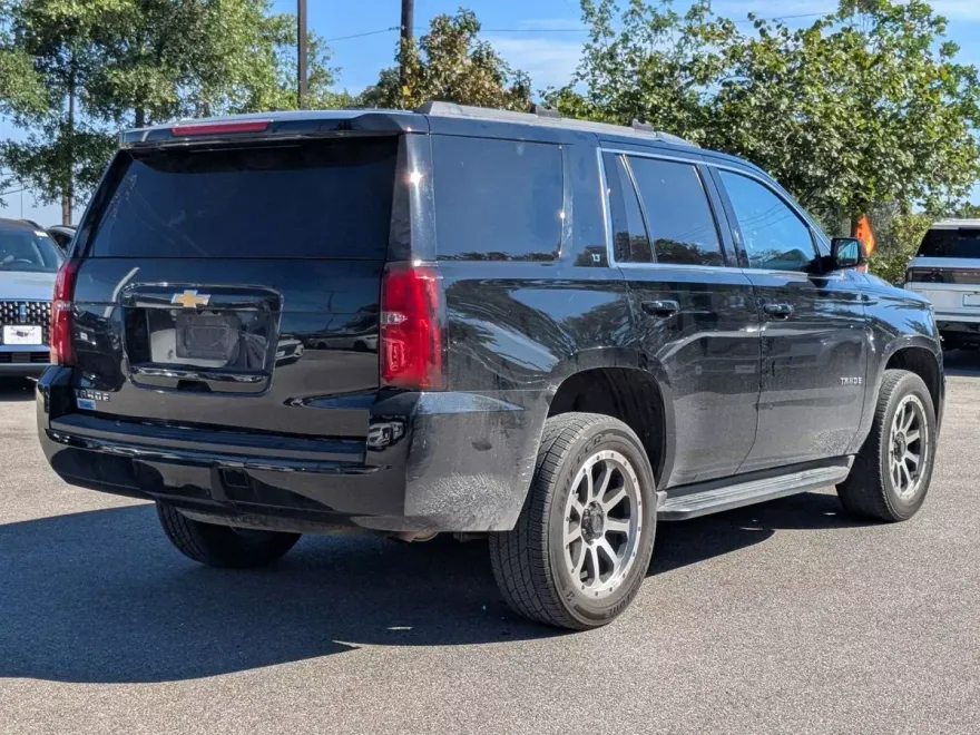 2015 Chevrolet Tahoe LT photo 1