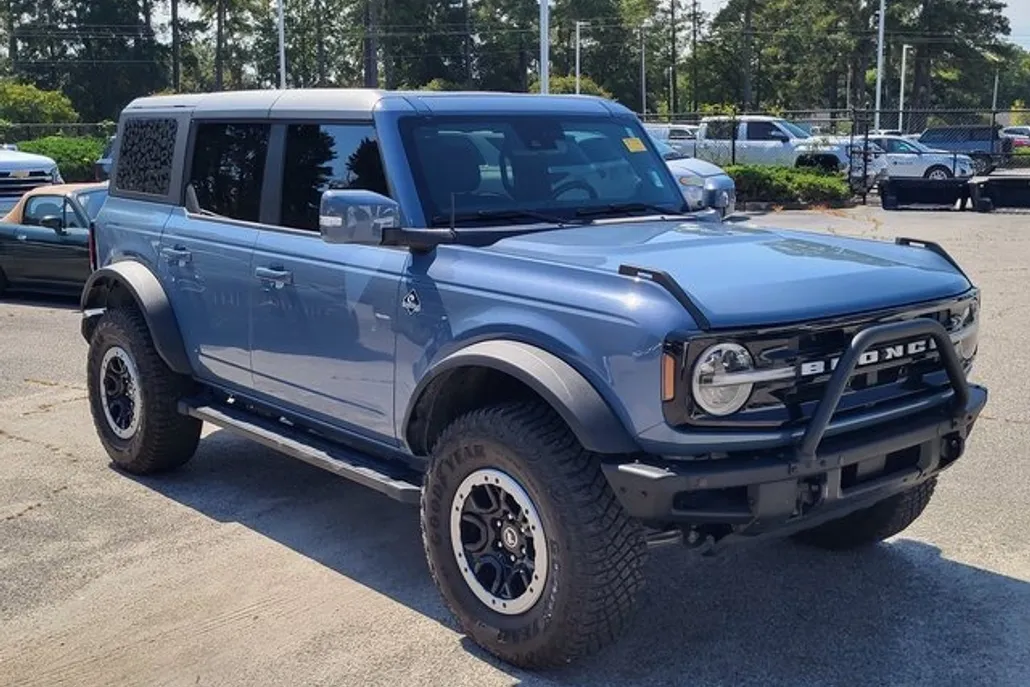 2023 Ford Bronco Outer Banks photo 1