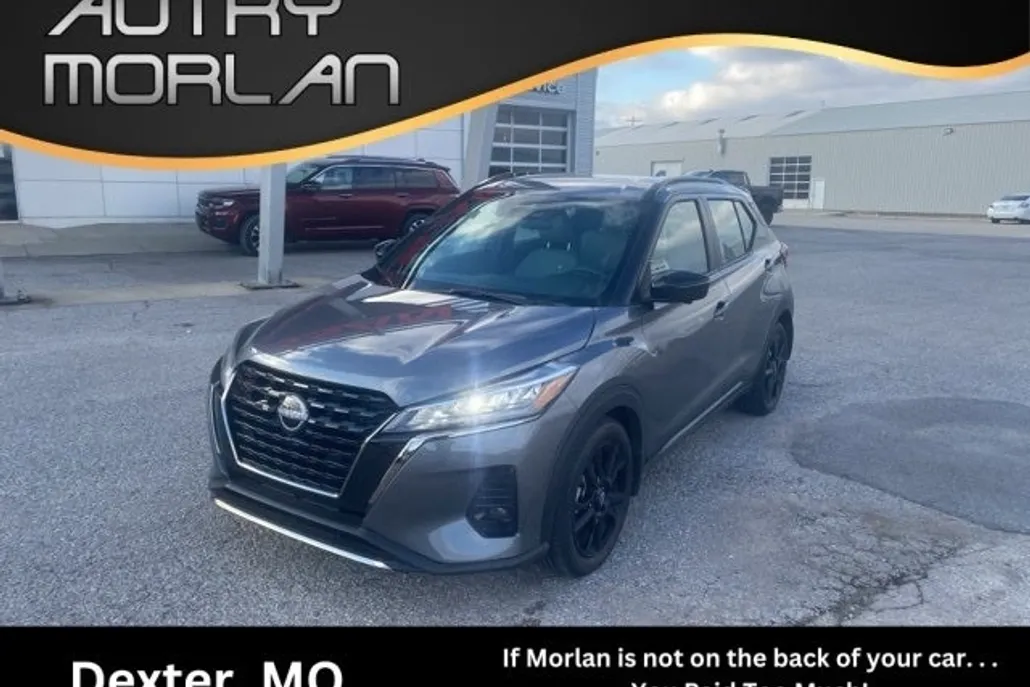 2024 Nissan Kicks SR photo 1