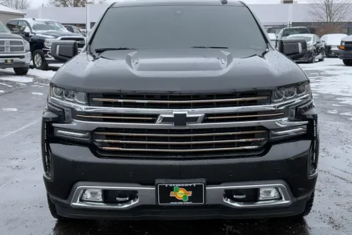 2019 Chevrolet Silverado 1500 High Country photo 3