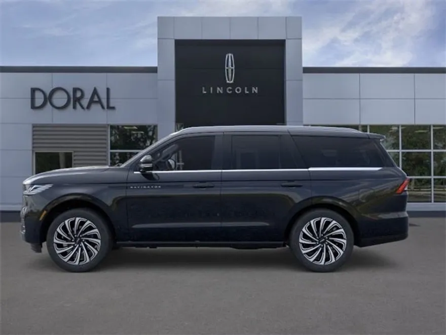 2025 Lincoln Navigator Black Label photo 1