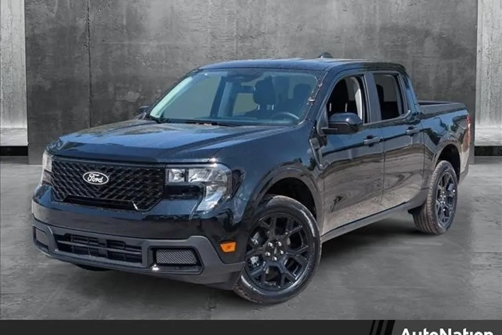 2025 Ford Maverick XLT photo 1