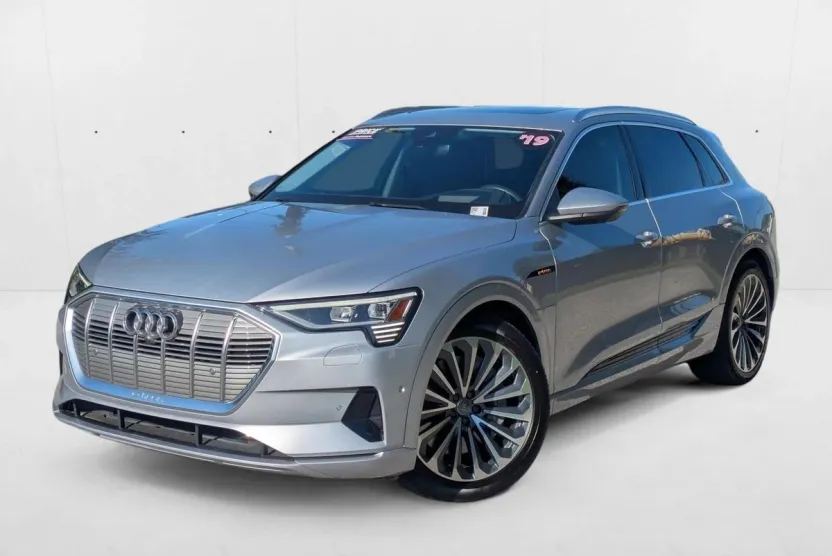 2019 Audi e-tron Premium Plus photo 1