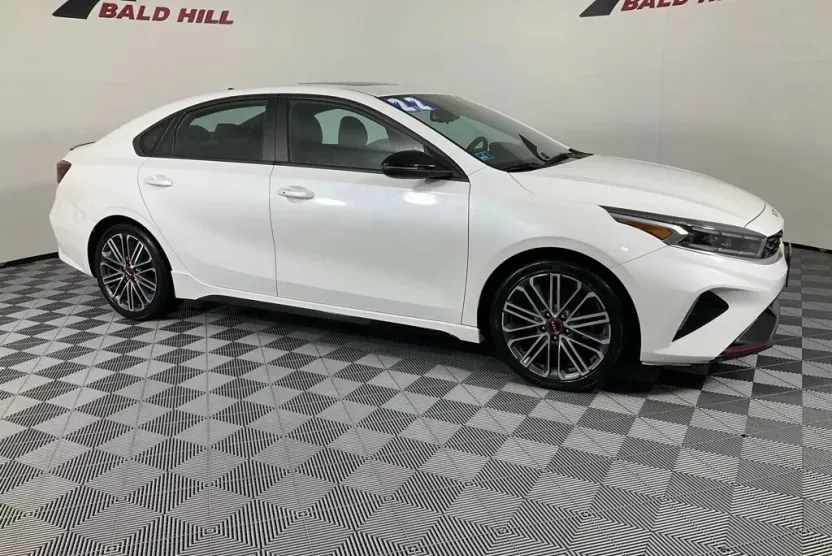 2022 Kia Forte GT photo 1