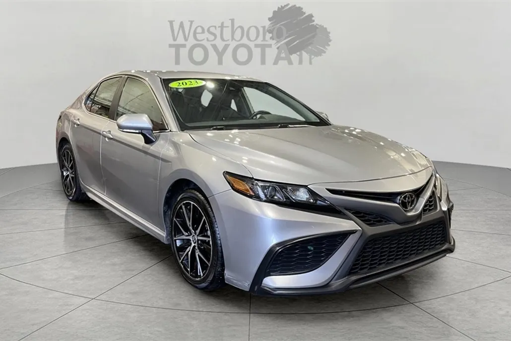 2023 Toyota Camry SE photo 1